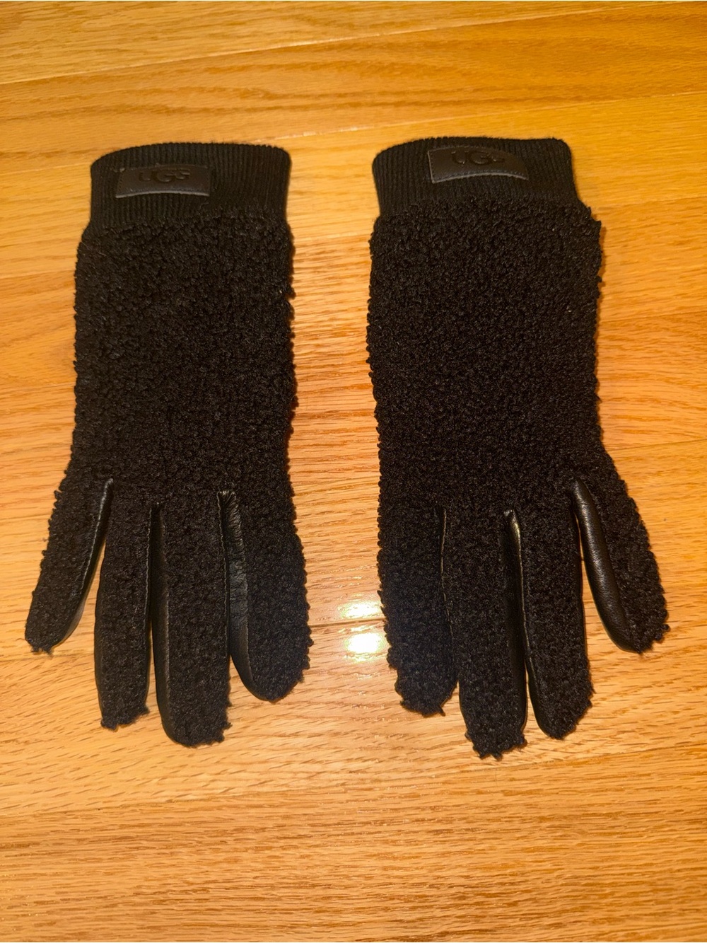 UGG Black Sherpa Gloves, Never worn